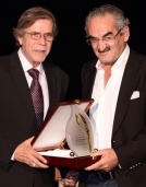 تكريم الفنان زهير النوباني عضو لجنة التحكيم عن فئة (أفضل ممثل وممثلة عربية)